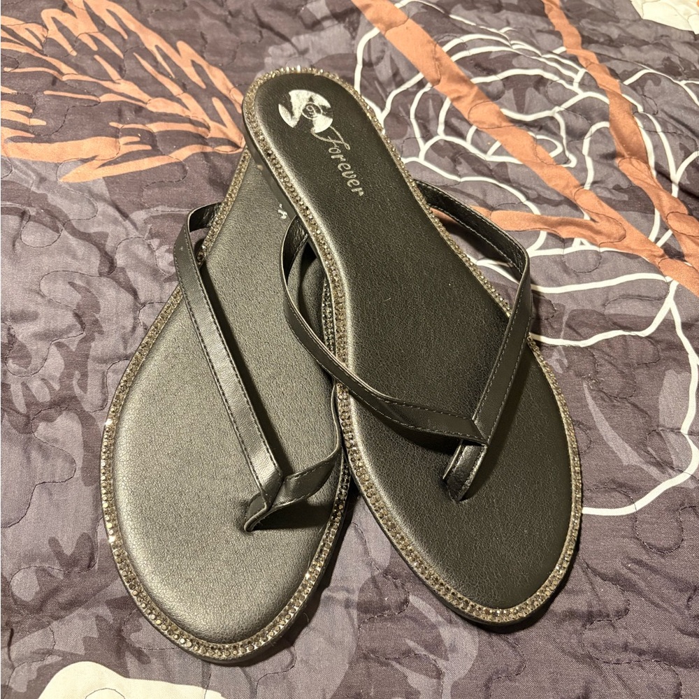 Forever 21 Sleek Black Flip-Flop Sandals